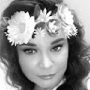 Meet your Posher, Paola